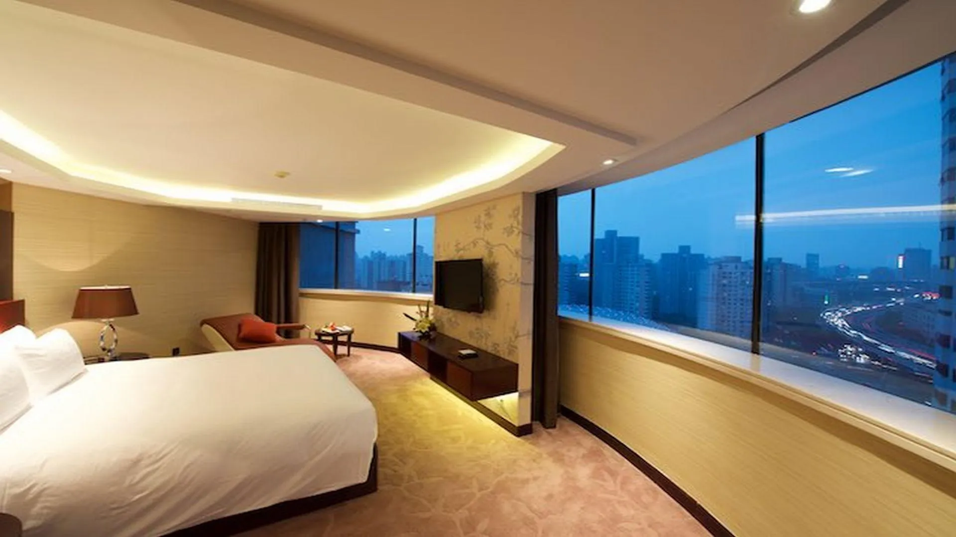 Hotel Mercure Shanghai Royalton 4*,