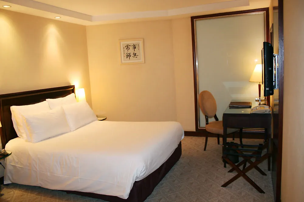 Madison Shanghai Hongqiao 3*,